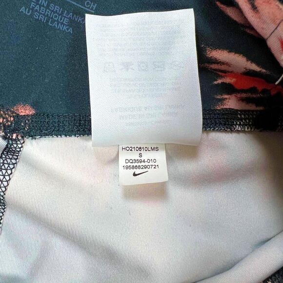 Nike One Dri-Fit Bike Shorts Small - Picture 7 of 8